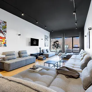 Liv Mtl Plaza Aparthotel