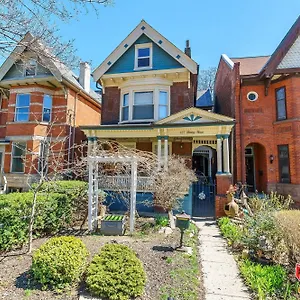 https://elliott-house-bed-breakfast.hotelstorontoontario.org